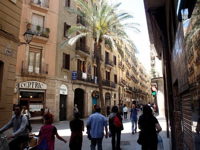 Guide to Passeig de Gràcia in Barcelona - one of Barcelona's most Famous  Streets.