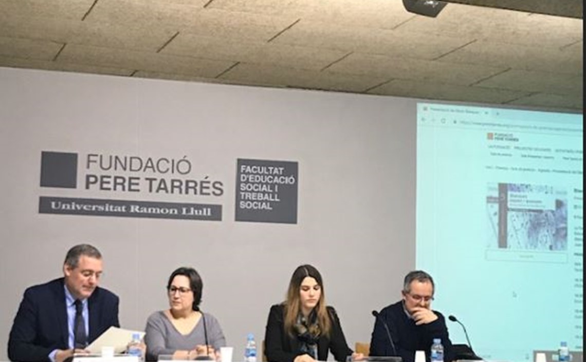 La Fundació Pere Tarrés i el Col·legi d’Educadors/es Socials de Catalunya presenten “Blanques juguen i guanyen” La Fundació Pere Tarrés i el Col·legi d’Educadors/es Socials de Catalunya presenten “Blanques juguen i guanyen”