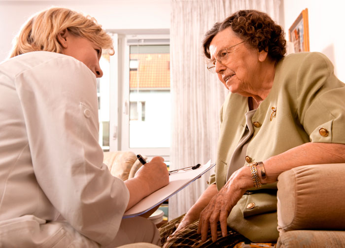 ¿Dónde puedo trabajar si curso el CP de atención socio-sanitaria en instituciones sociales?