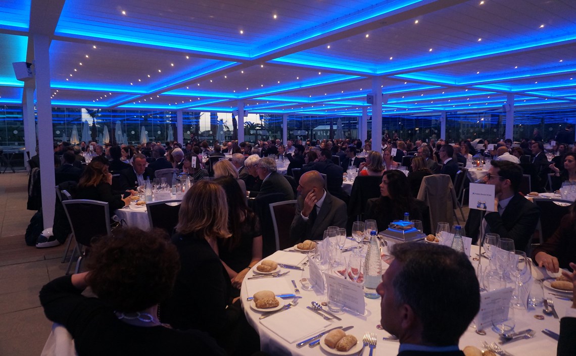 Recaptem 38.450 euros per a projectes socioeducatius amb joves vulnerables en un sopar solidari Recaptem 38.450 euros per a projectes socioeducatius amb joves vulnerables en un sopar solidari