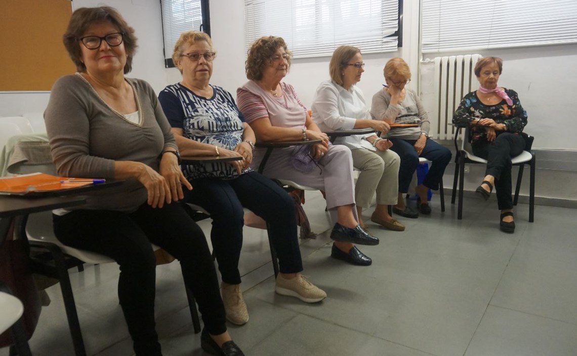 Grup de suport d’àvies cuidadores de nets i netes Grup de suport d’àvies cuidadores de nets i netes