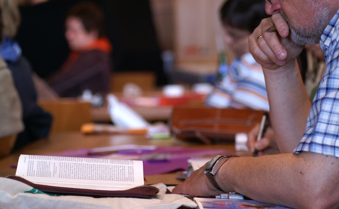 Formació per a persones cuidadores no professionals Formació per a persones cuidadores no professionals