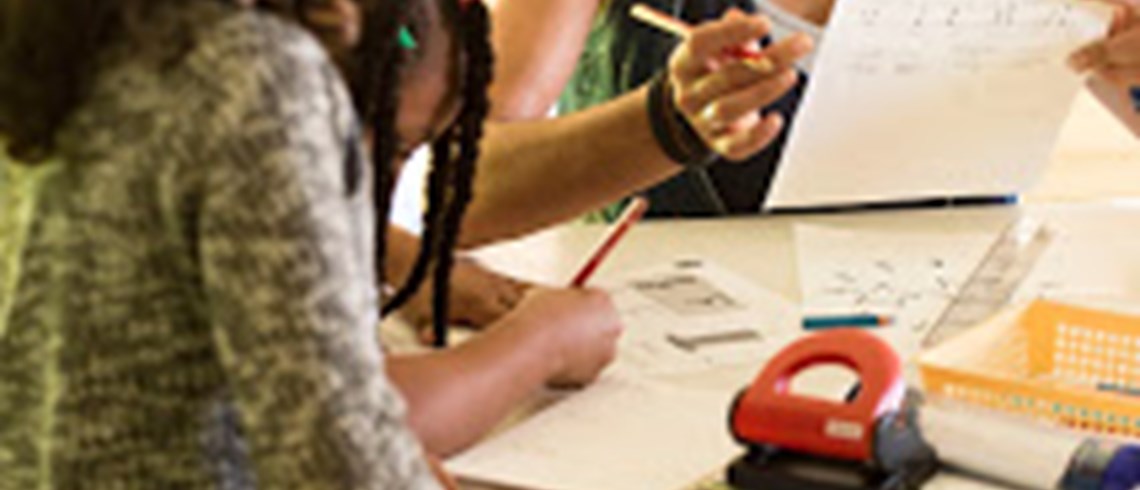 Escrivim l'educació social Escrivim l'educació social