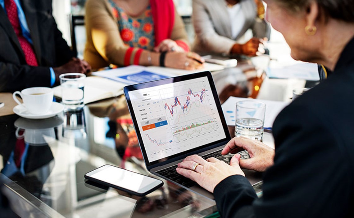 El Departament de Consultoria i Estudis avalua l’impacte d’un programa que capacita a les persones amb espondilitis anquilosant El Departament de Consultoria i Estudis avalua l’impacte d’un programa que capacita a les persones amb espondilitis anquilosant