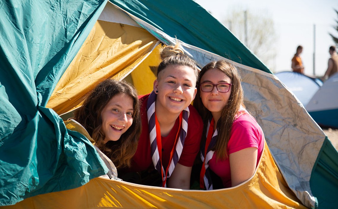 Uns 15.000 infants i joves comencen aquest cap de setmana les activitats dels 200 centres d’esplai Uns 15.000 infants i joves comencen aquest cap de setmana les activitats dels 200 centres d’esplai