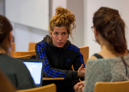 Conversar per canviar la mirada: els quatre ingredients del diàleg estratègic