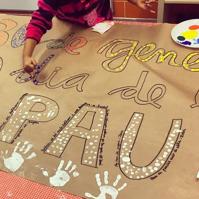 “Per canviar la societat i construir una cultura de pau, els educadors han de transmetre als estudiants la set per l'aprenentatge, pel coneixement i per la crítica”