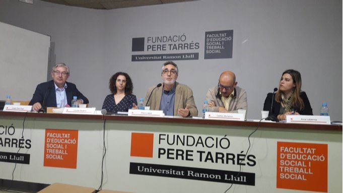 Presenten el llibre col·lectiu “Aprender para transformar”, una eina perquè els docents millorin l’ensenyament als futurs professionals de l’acció social
