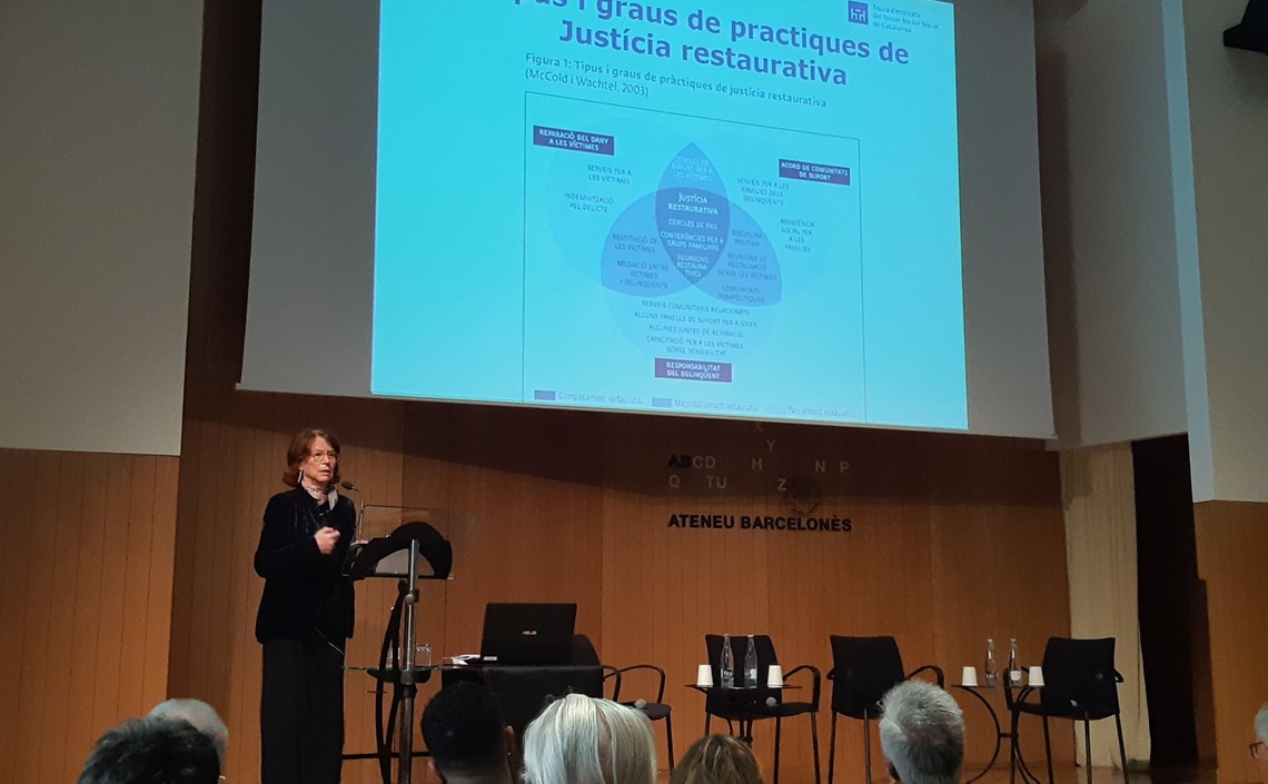 Presentamos el dossier sobre justicia restaurativa, una manera más humana e inclusiva de responder al delito Presentamos el dossier sobre justicia restaurativa, una manera más humana e inclusiva de responder al delito