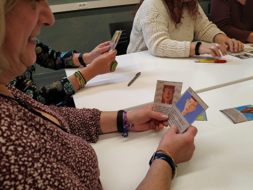 Aprendre jugant, també a la recerca de feina