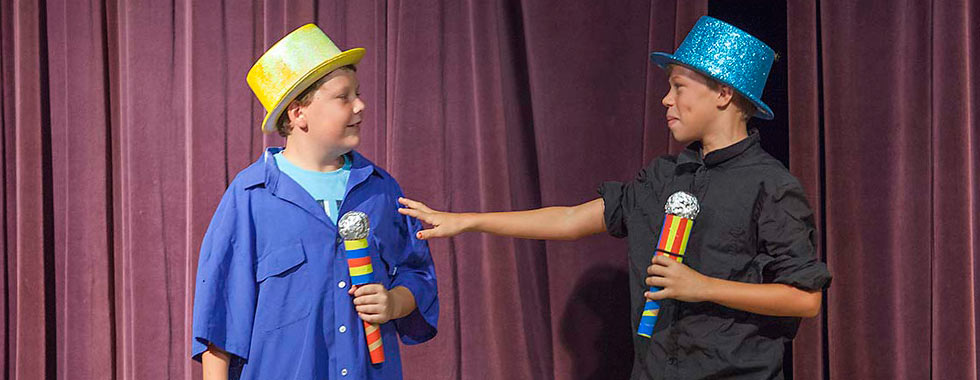 Actividad: y si hacemos una obra de teatro en casa?