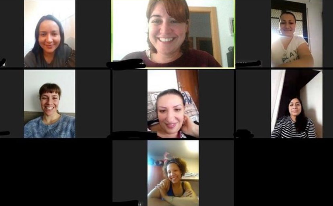 Entrevista a Carolina Cañellas, directora del postgrau d’Acompanyament socioeducatiu en entorns virtuals Entrevista a Carolina Cañellas, directora del postgrau d’Acompanyament socioeducatiu en entorns virtuals