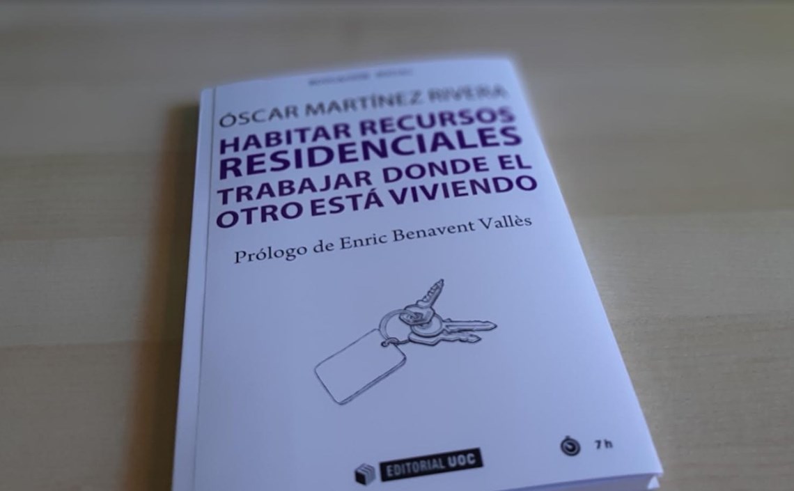 Oscar Martínez, professor de la Facultat Pere Tarrés: “Els professionals a les llars de les persones hem d’aconseguir ser-hi sense envair” Oscar Martínez, professor de la Facultat Pere Tarrés: “Els professionals a les llars de les persones hem d’aconseguir ser-hi sense envair”