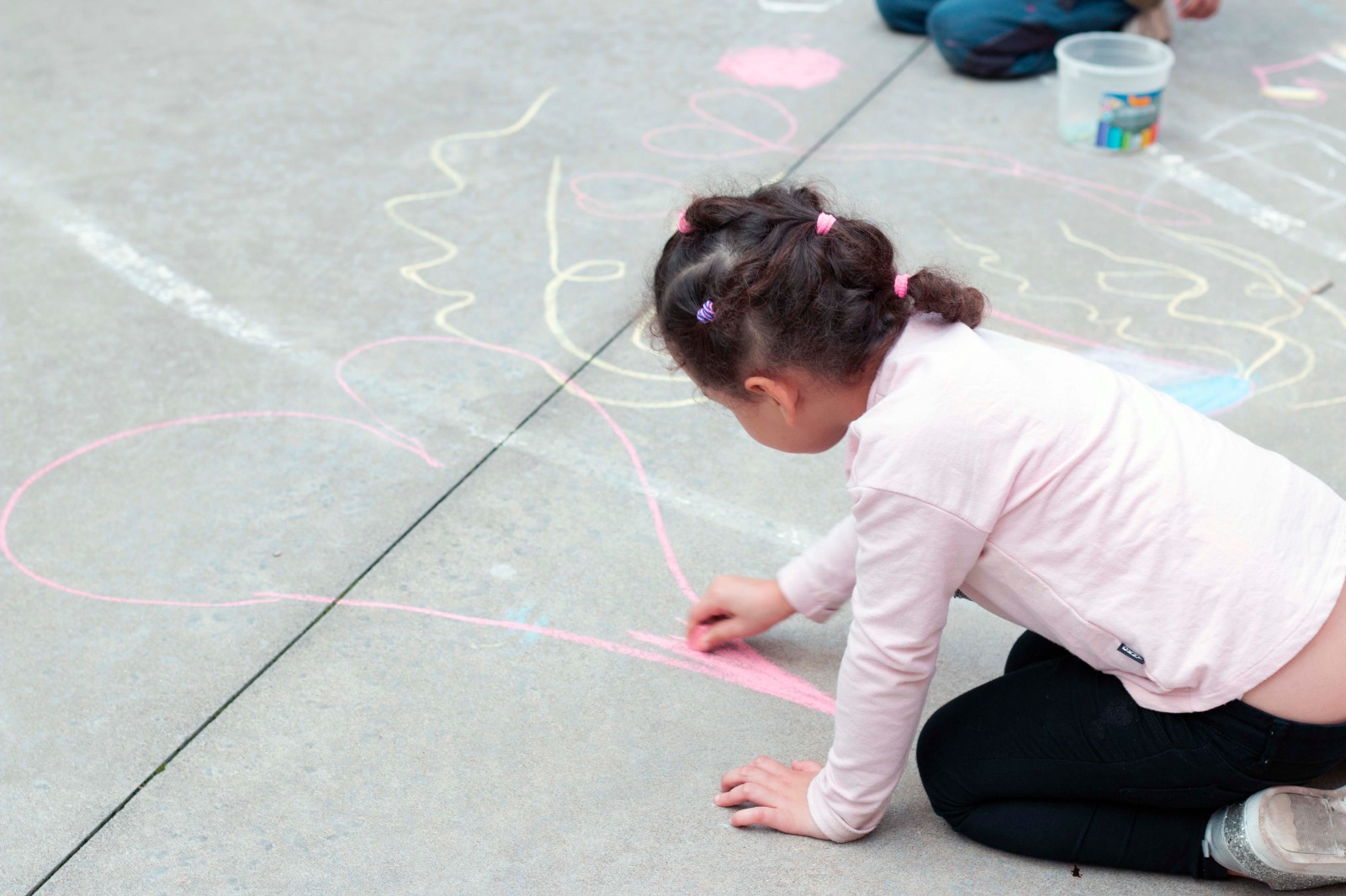 Un informe de la Fundación Pere Tarrés muestra el enorme efecto que ejerce la clase social en la salud de niños y niñas