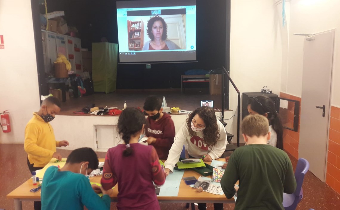 La Fundació Pere Tarrés posa en marxa un programa pilot de voluntariat telemàtic La Fundació Pere Tarrés posa en marxa un programa pilot de voluntariat telemàtic