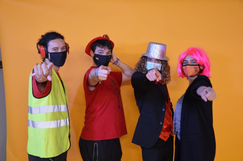 500 jóvenes y adolescentes de los centros de esplai del MCECC trabajan la autoestima en la primera TrocaJove semipresencial