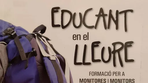 Portada d'una publicació de la Fundació Pere Tarrés: Educant en el lleure