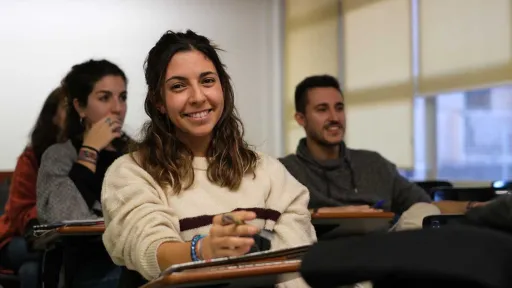 Estudiant a una aula de la Facultat