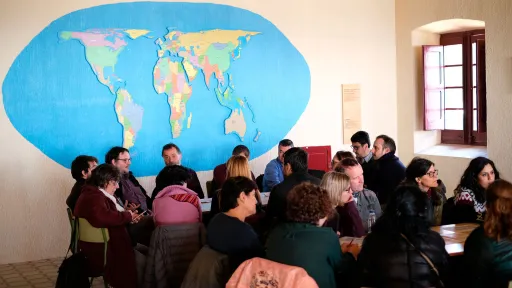 Reunió general d'estructura a una sala de La Conreria