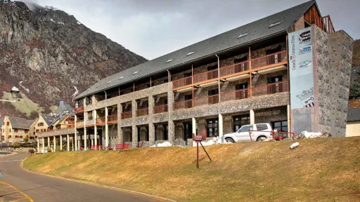 Façana de l'alberg Era Garona