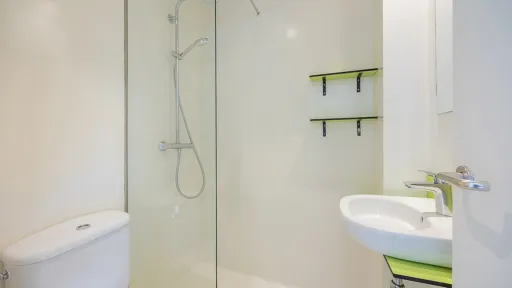 Baño habitación doble Residencia Estudiantes Madrid