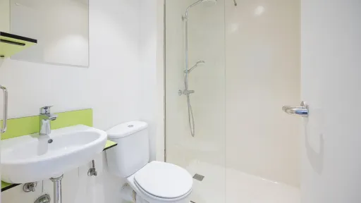 Baño habitación doble Residencia Estudiantes Madrid