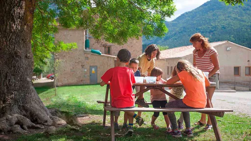 Família a la casa de colònies La Sala