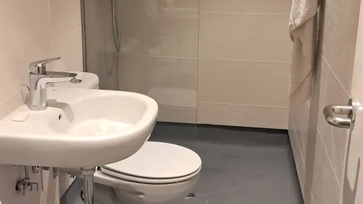 Nuevo baño de La Residencia de Madrid para el curso 26-27