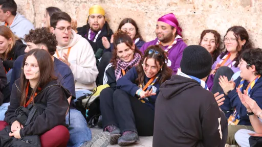 Els esplais pugen a Montserrat per celebrar-ne el Mil·lenari