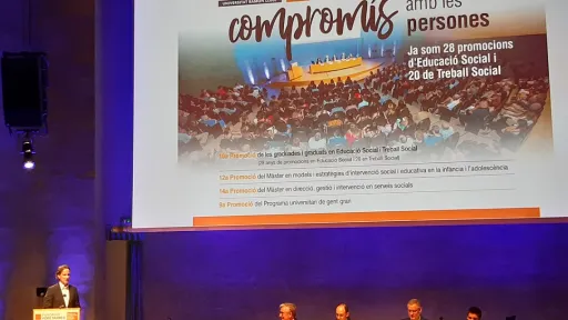 Un total de 124 estudiants de la Facultat d’Educació Social i Treball Social Pere Tarrés – URL viuen amb emoció el seu acte de graduació