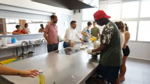 Infants i adolescents de Sabadell aprenen hàbits d’alimentació saludable i a cuinar durant el mes d’agost
