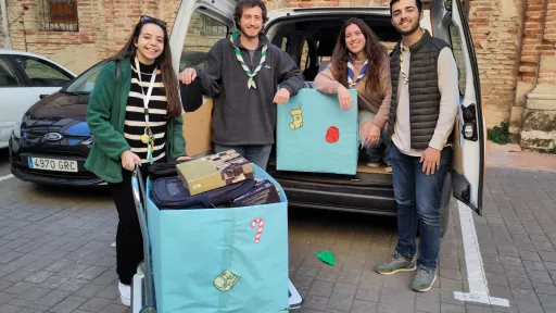 La Fundació Pere Tarrés lliura els jocs i material d’acampada recaptats per als esplais afectats per la DANA