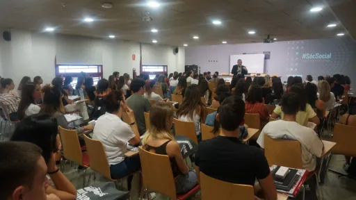 Com donar resposta als reptes que ens planteja el nou context social