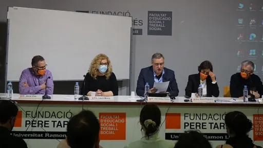 Onze testimonis relaten les seves vivències com a treballadors/es socials en un llibre