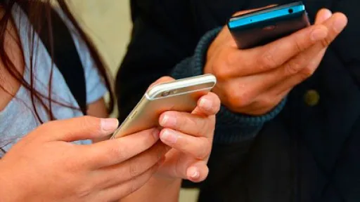 Enganxats a les pantalles? 7 pistes per ajudar els adolescents a adquirir hàbits de benestar digital