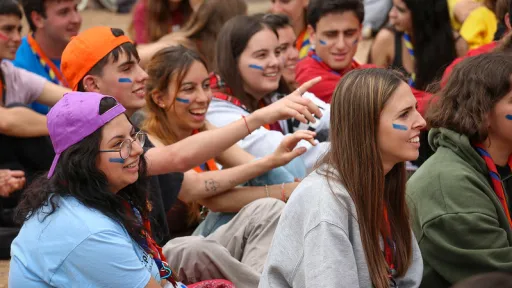 Els centres d’esplai reclamen als polítics que escoltin els joves: “L’educació en el lleure pot canviar el món”