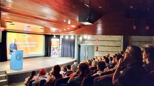 El filòsof Francesc Torralba demana combatre el paternalisme i “incorporar contrarietats en els moments evolutius” per enfortir el caràcter