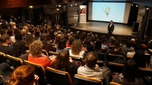 Èxit d’assistència a les conferències de Víctor Küppers a Manresa i d’Eva Millet a Tarragona