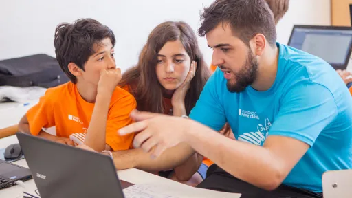 Com saber si els i les professionals de l'acció social som digitalment competents