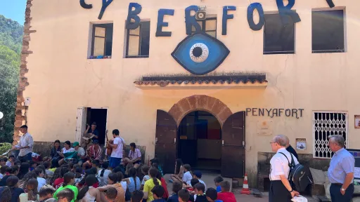 El bisbe de Sant Feliu de Llobregat Mons. Agustí Cortés, a les activitats d’estiu de la Fundació Pere Tarrés