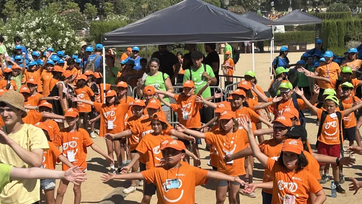 Trobada de nens i nenes dels casals de la Fundació Pere Tarrés al Parc de la Ciutadella