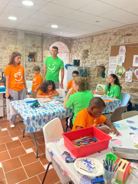 Infants participen en un casal becat a Tarragona a l'agost