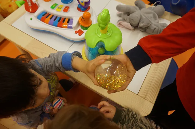 Decàleg per educar en família a través del joc