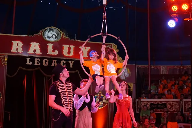 800 infants dels casals d’estiu esdevenen artistes de circ 