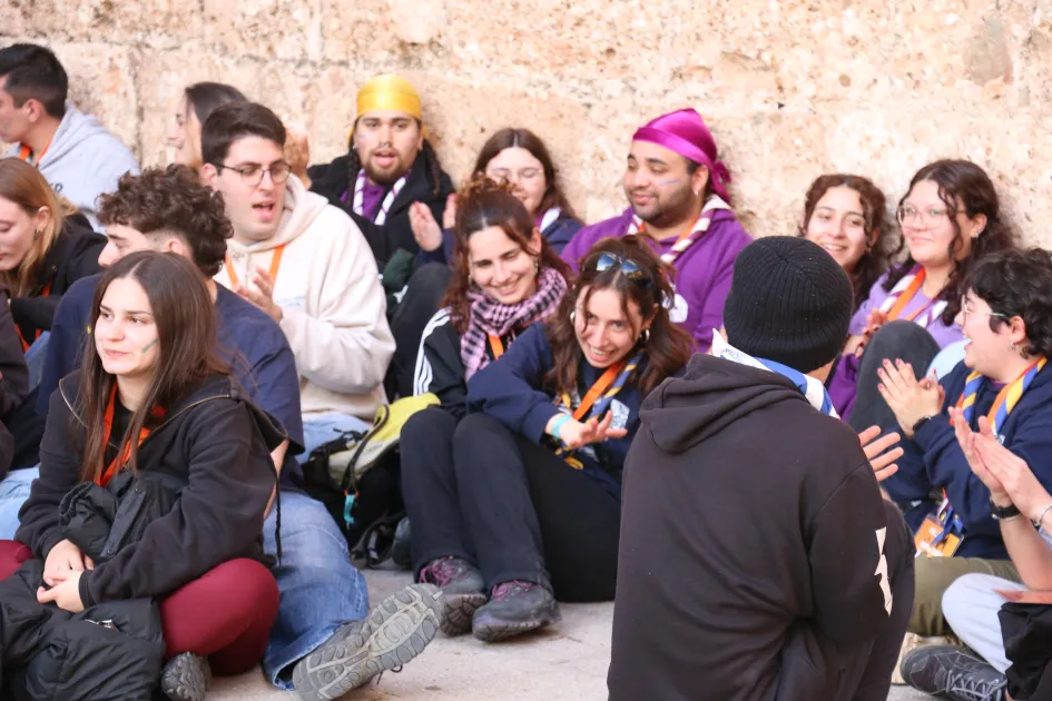 Els esplais pugen a Montserrat per celebrar-ne el Mil·lenari