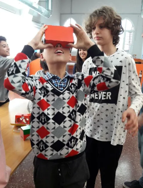 Programa #AmbMakers per acostar la tecnologia a joves socialment vulnerables