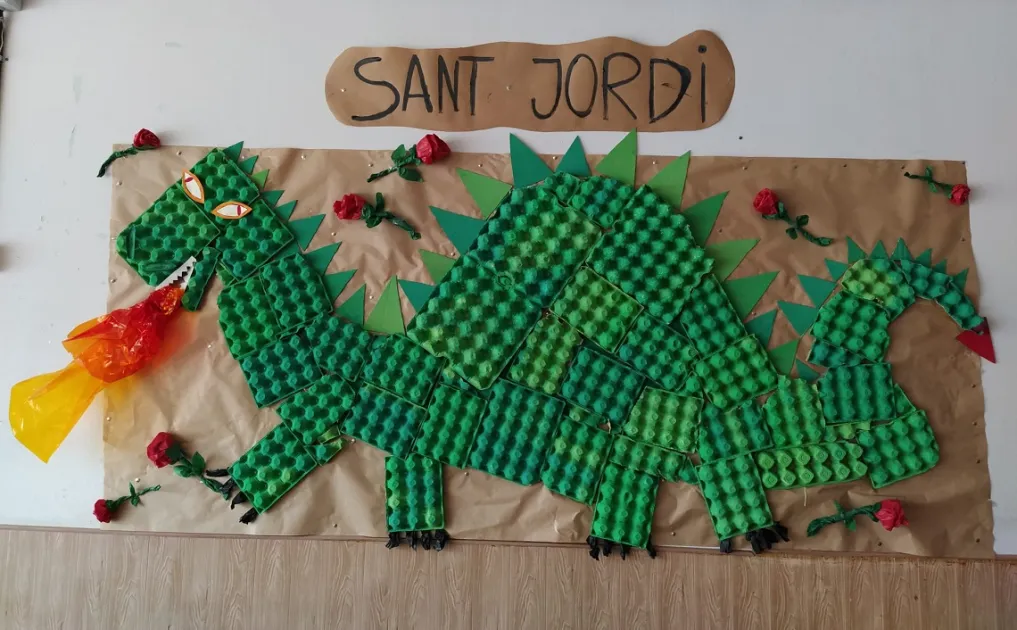 Roses, llibres, princeses i dracs omplen els diferents espais de la Fundació Pere Tarrés en una setmana dedicada a Sant Jordi