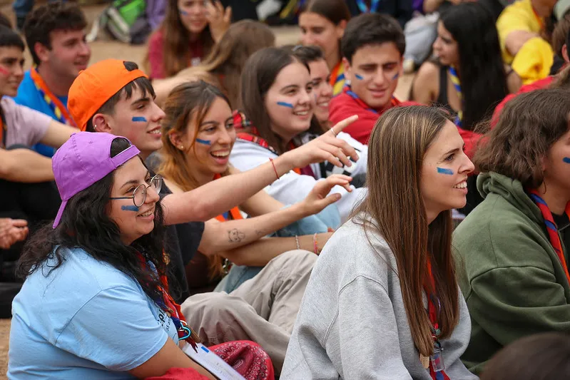 Els centres d’esplai reclamen als polítics que escoltin els joves: “L’educació en el lleure pot canviar el món”