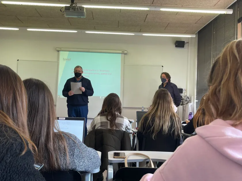   “Conèixer les perspectives internacionals a problemes globals ens permet desenvolupar polítiques innovadores per gestionar millor les problemàtiques socials” 