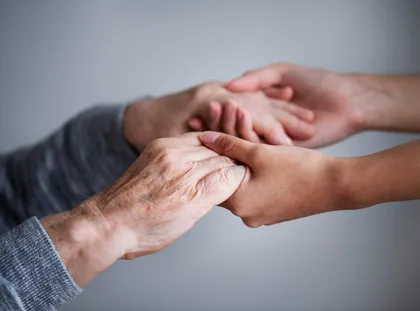 Com donem suport davant de l'enfrontament de la vellesa dels familiars?